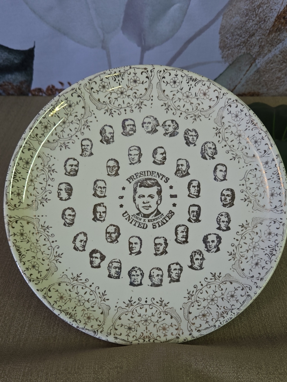 Presidents Decorative White and Brown Collector Plate